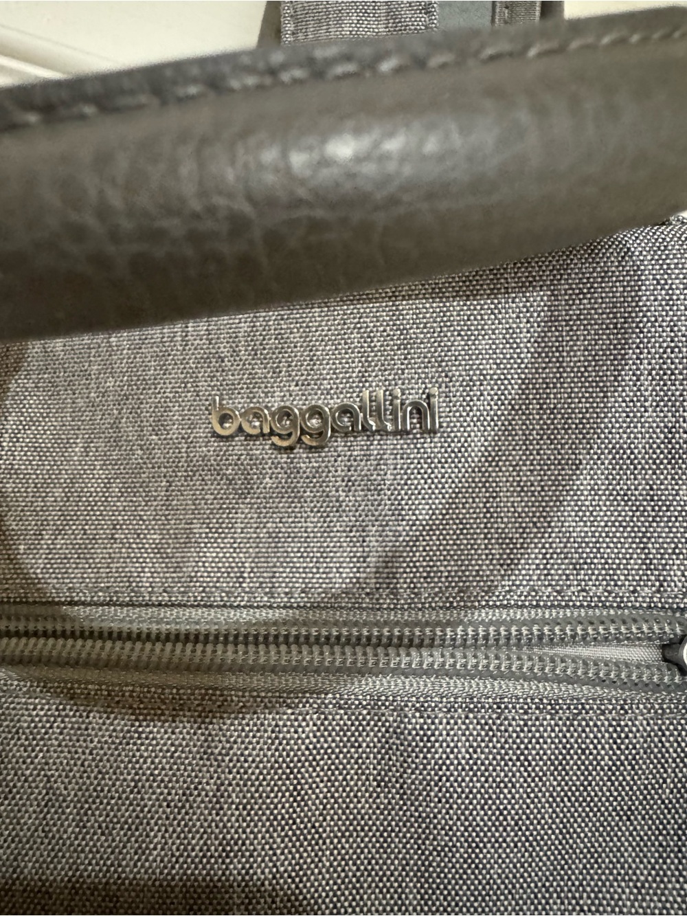 Baggallini Gray Crossbody Sling Bag - Picture 2 of 7